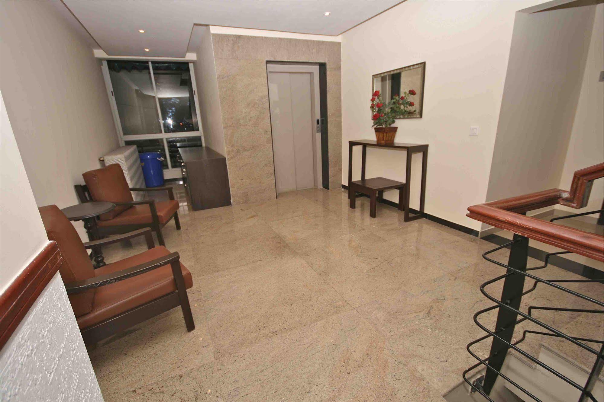 Treebo Trend Sterling Suites Inn Bangalore Exterior foto